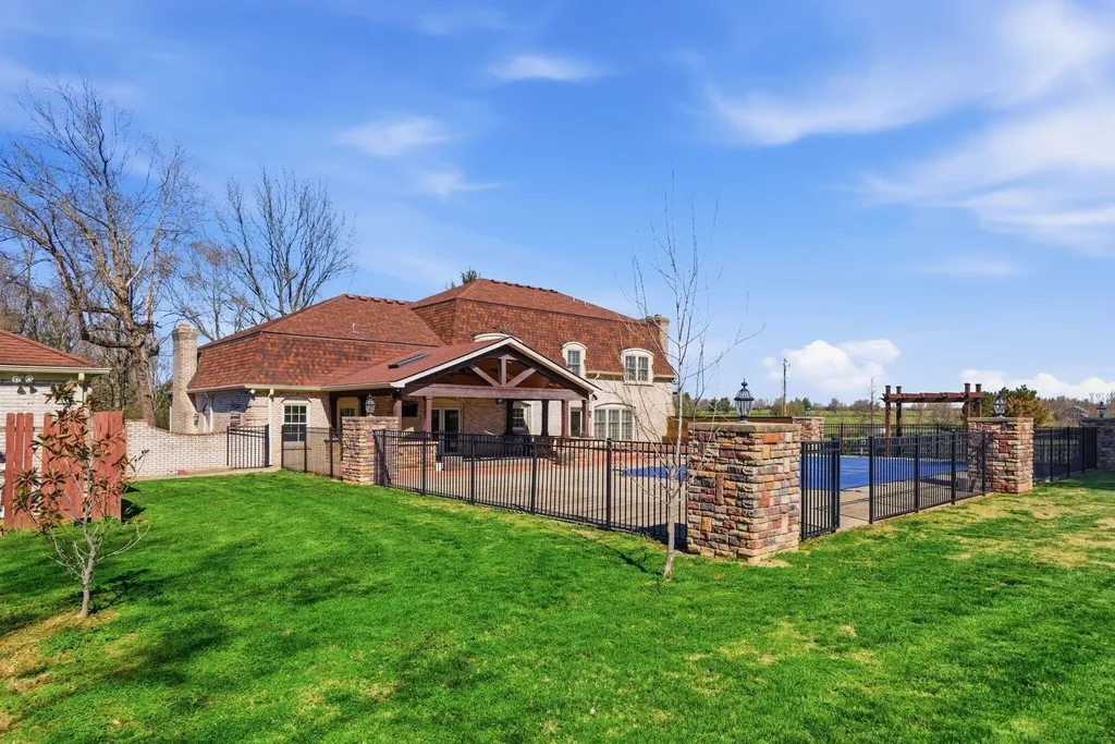 1830 Jacks Creek Pike Lexington KY 40515