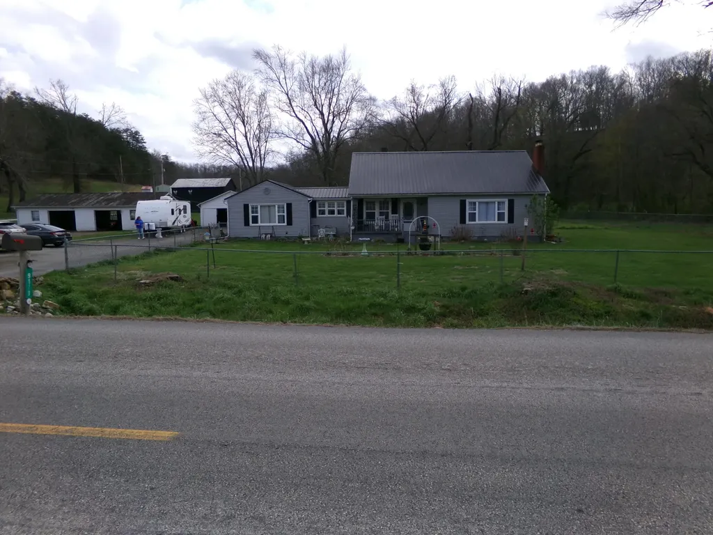 9478 Spencer Pike Mt Sterling KY 40353