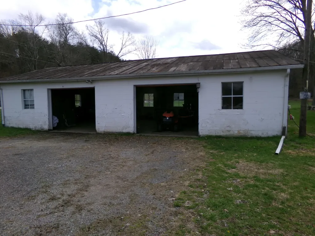 9478 Spencer Pike Mt Sterling KY 40353