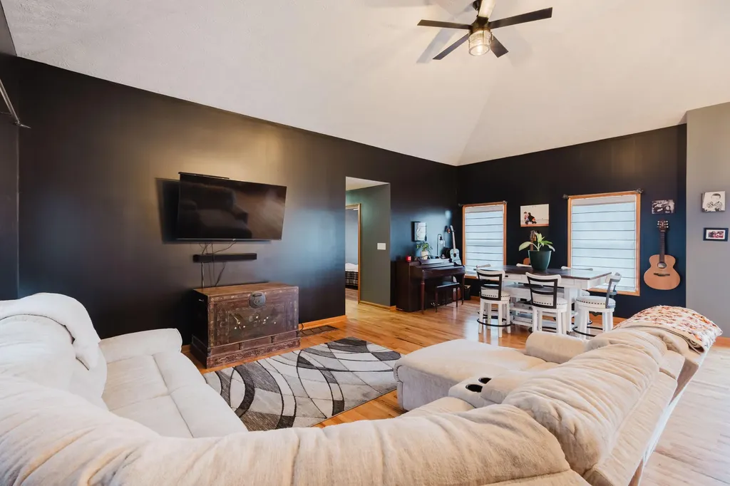165 John Jones Road Salvisa KY 40372