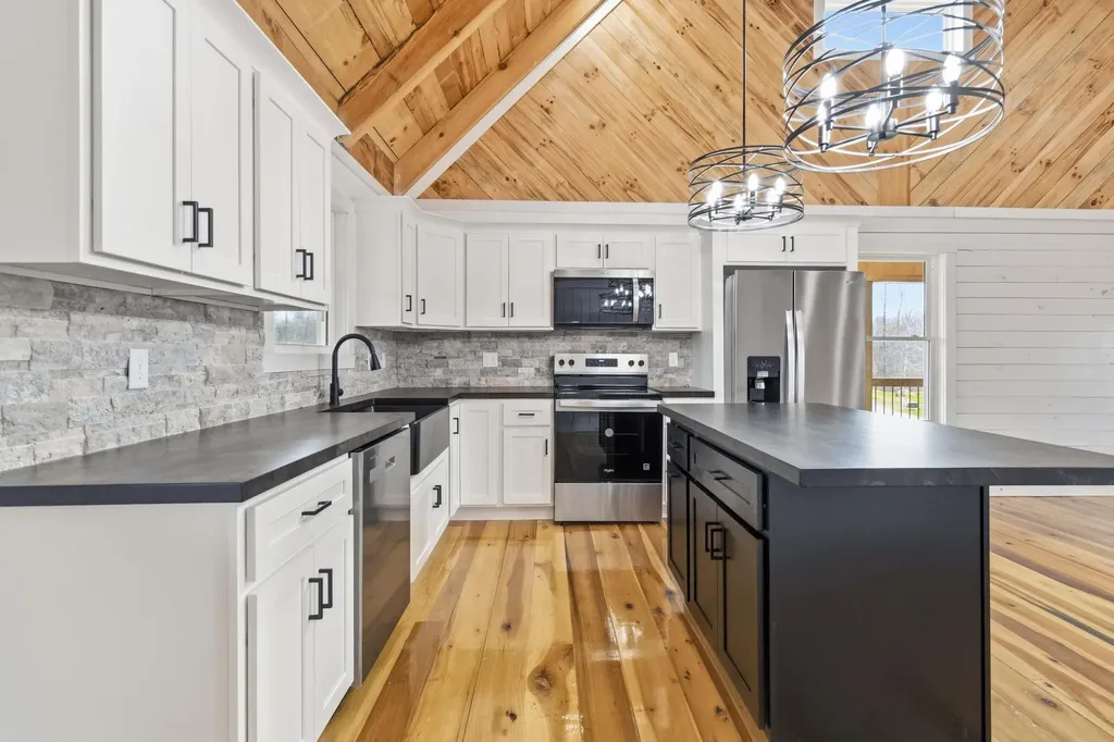 360 Pumpkin Creek Circle Jamestown KY 42629