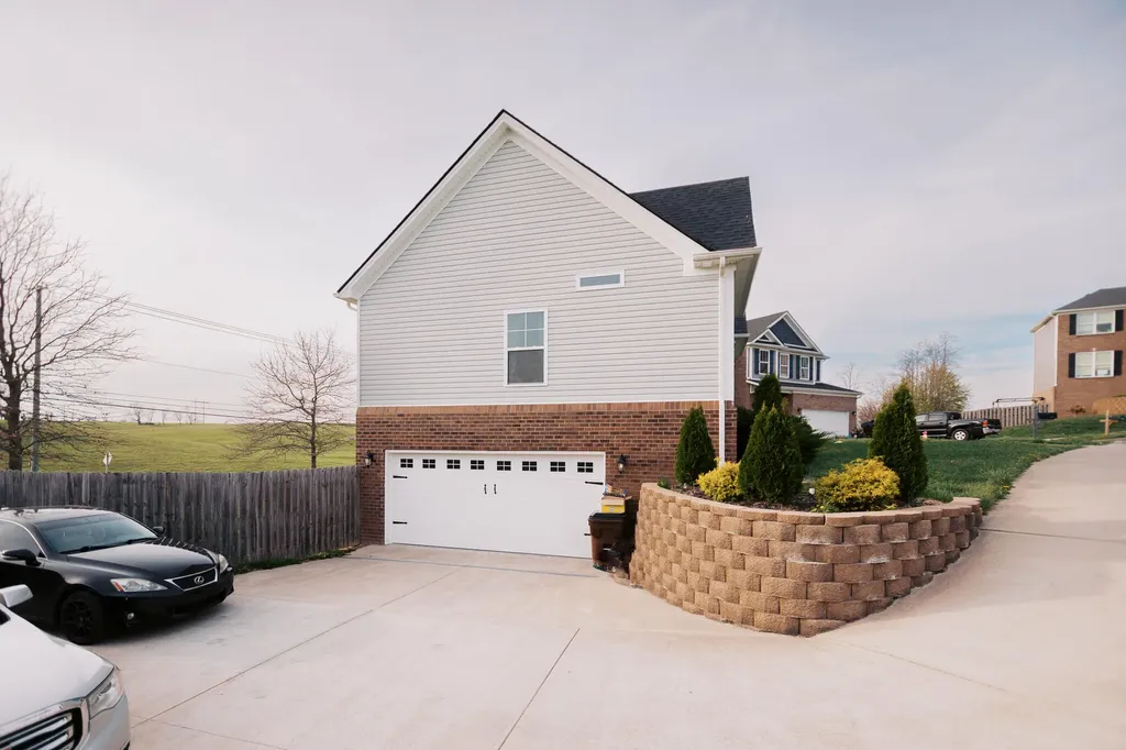 6041 Winning Colors Richmond KY 40475