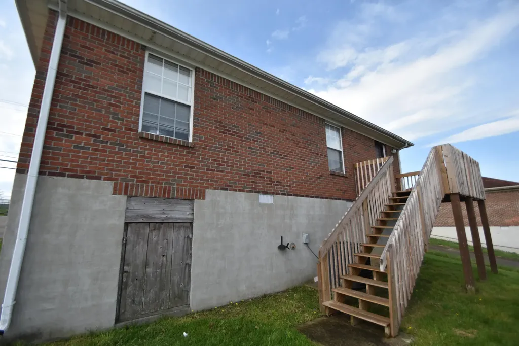 1229 E Irvine Street Richmond KY 40475