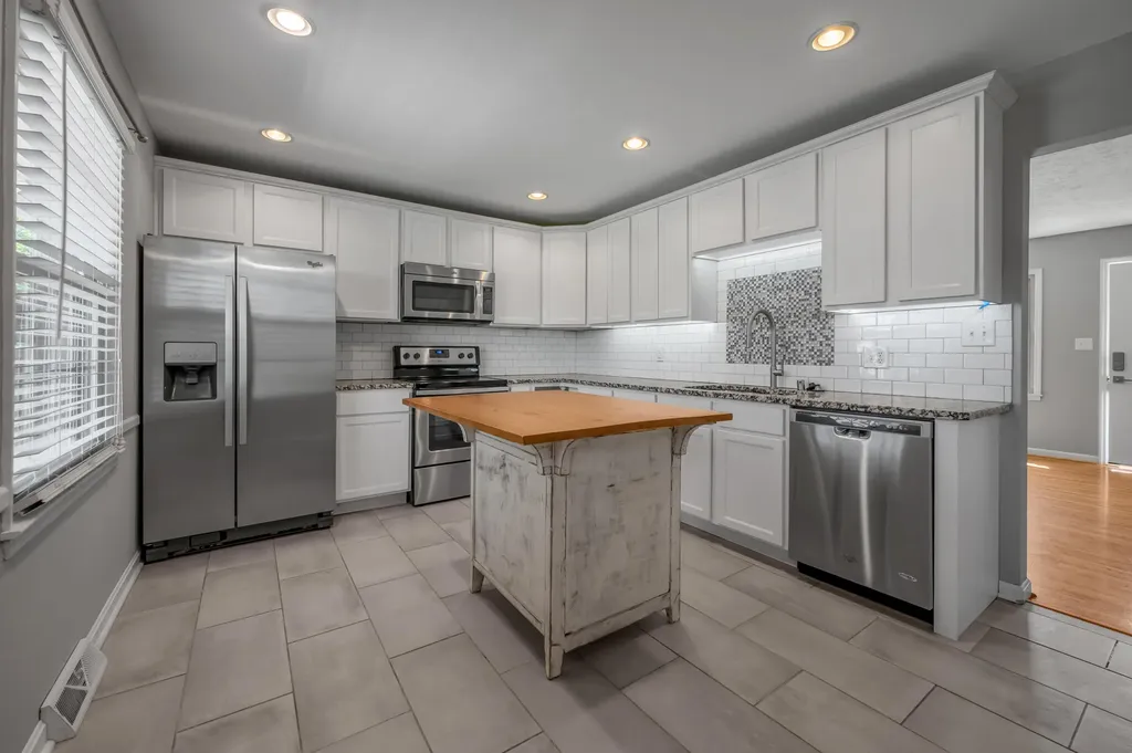 3339 Sutherland Drive Lexington KY 40517