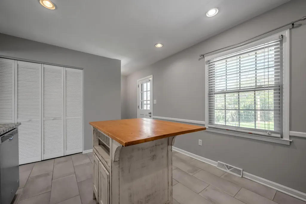 3339 Sutherland Drive Lexington KY 40517