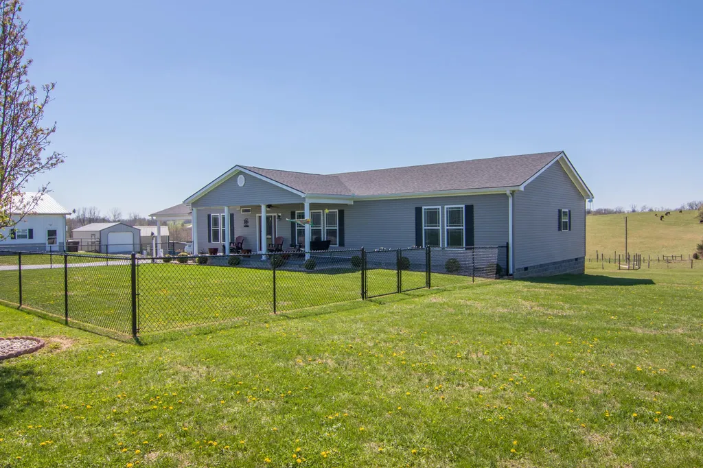386 Oakland Lane Harrodsburg KY 40330