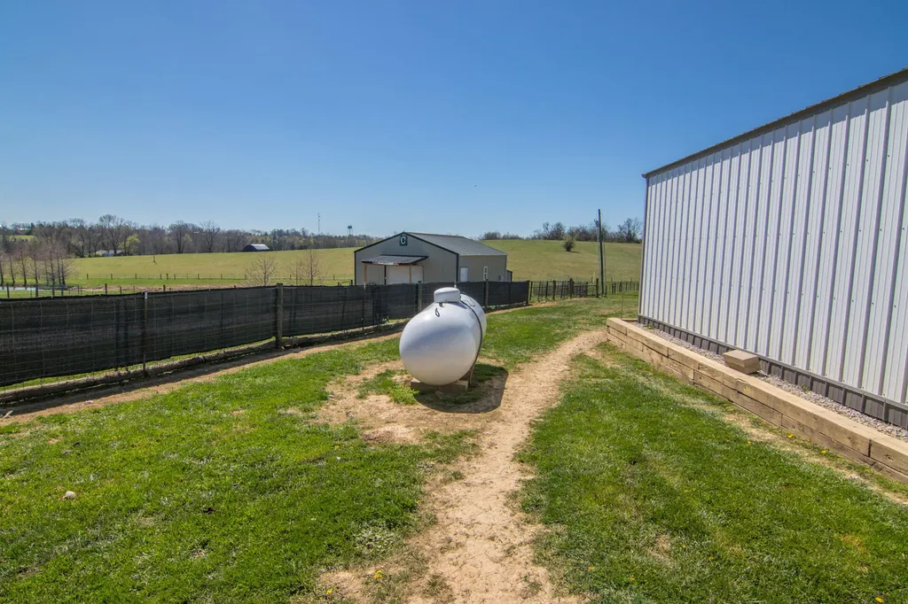 386 Oakland Lane Harrodsburg KY 40330