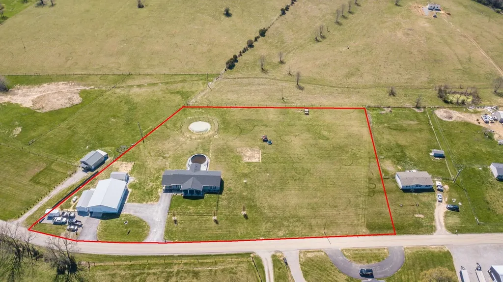386 Oakland Lane Harrodsburg KY 40330