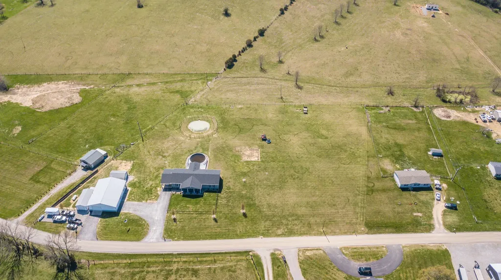 386 Oakland Lane Harrodsburg KY 40330
