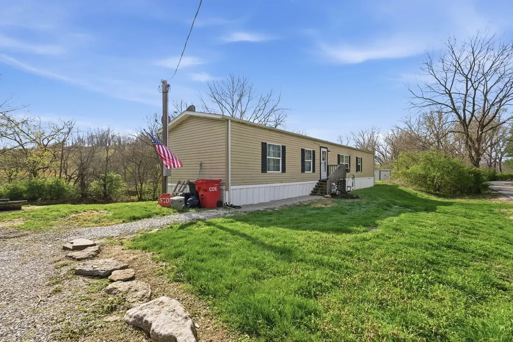 415 L E Junction Road Winchester KY 40391