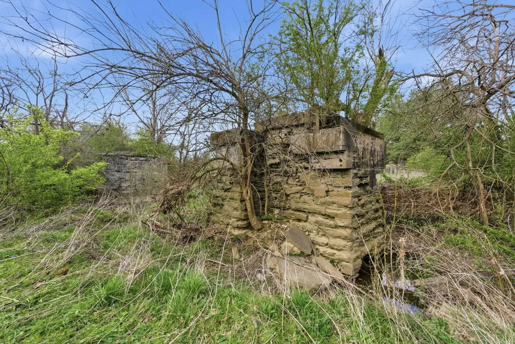 415 L E Junction Road Winchester KY 40391