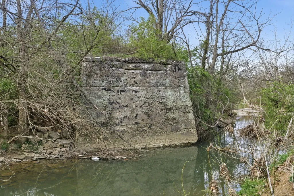 415 L E Junction Road Winchester KY 40391