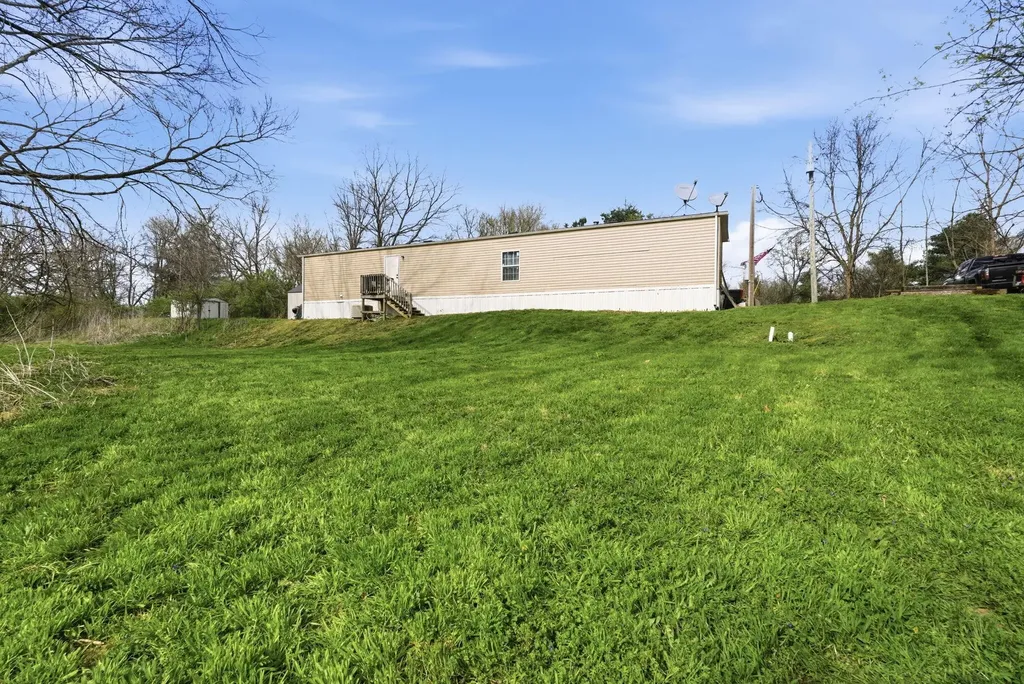 415 L E Junction Road Winchester KY 40391
