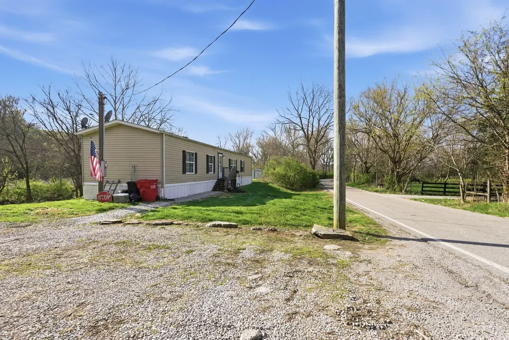 415 L E Junction Road Winchester KY 40391