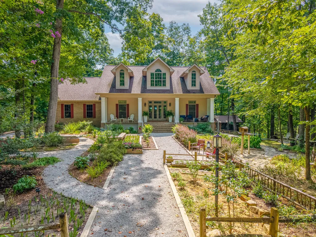 1560 Bell Phipps Road Monticello KY 42633