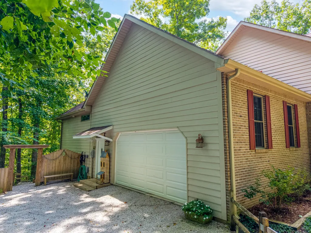 1560 Bell Phipps Road Monticello KY 42633