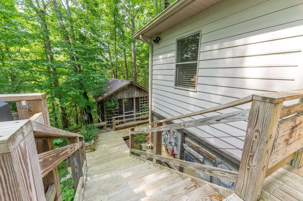 1560 Bell Phipps Road Monticello KY 42633