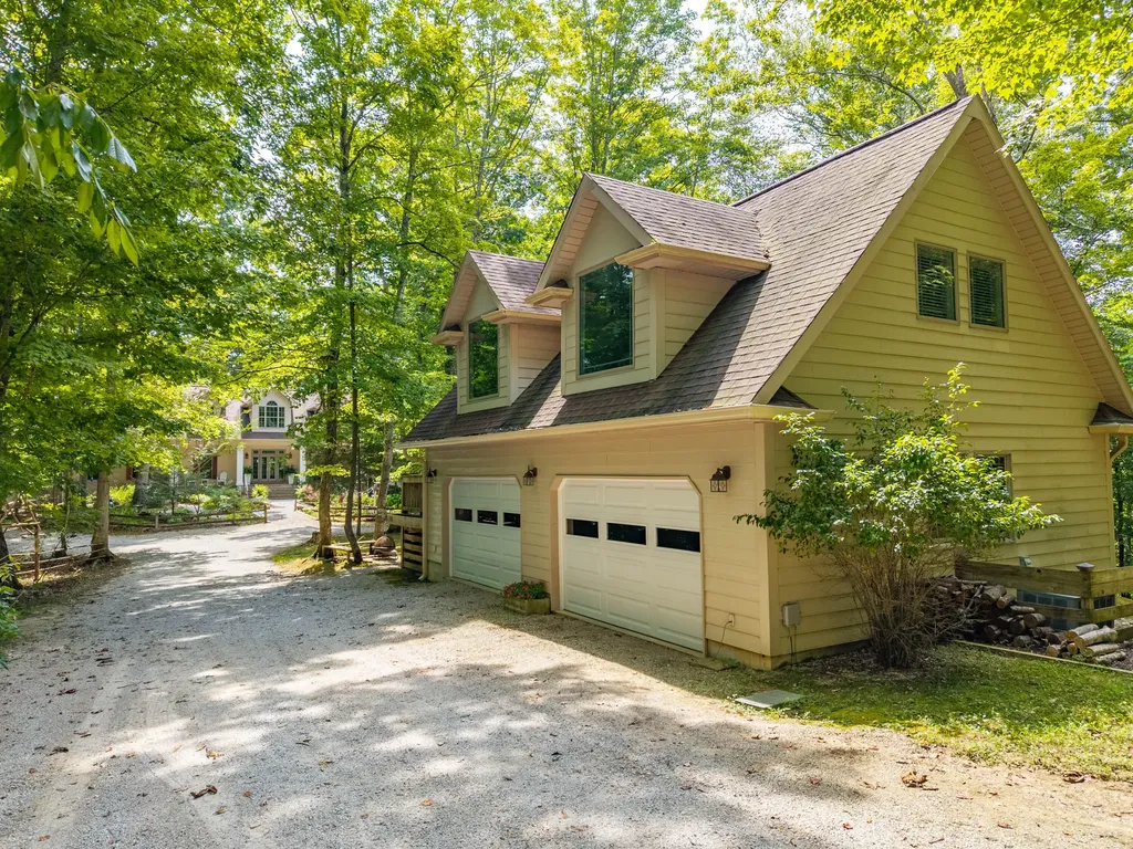 1560 Bell Phipps Road Monticello KY 42633