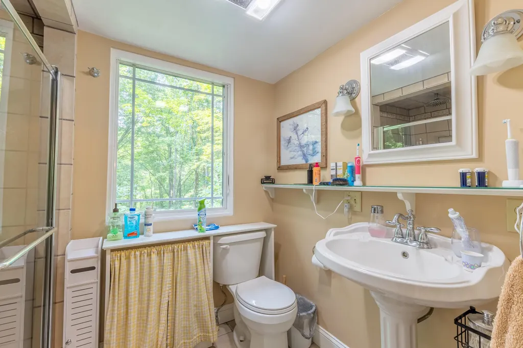 1560 Bell Phipps Road Monticello KY 42633
