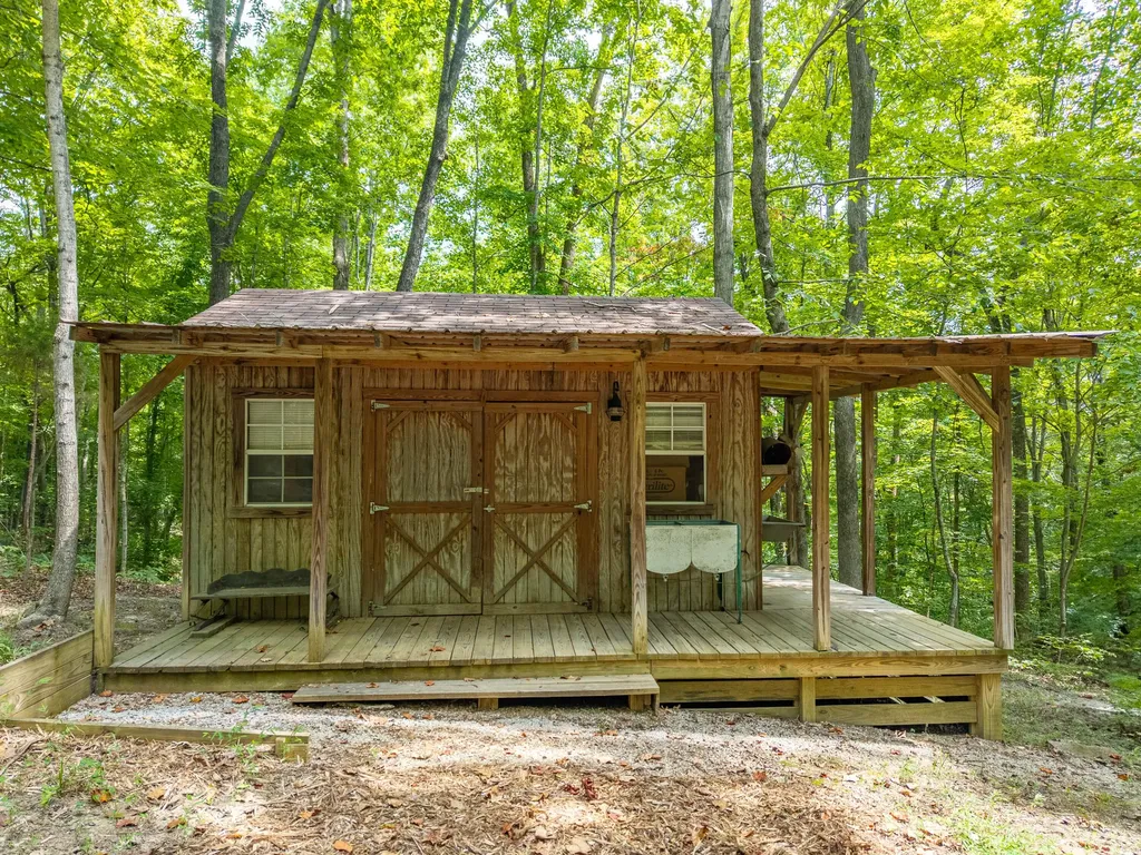 1560 Bell Phipps Road Monticello KY 42633