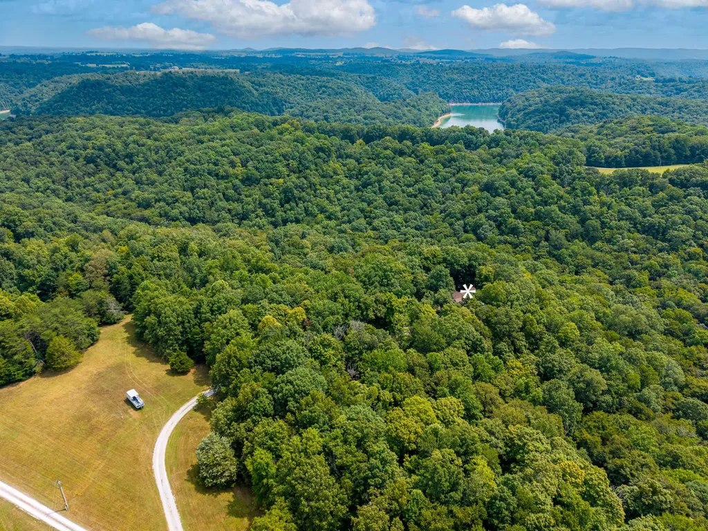 1560 Bell Phipps Road Monticello KY 42633