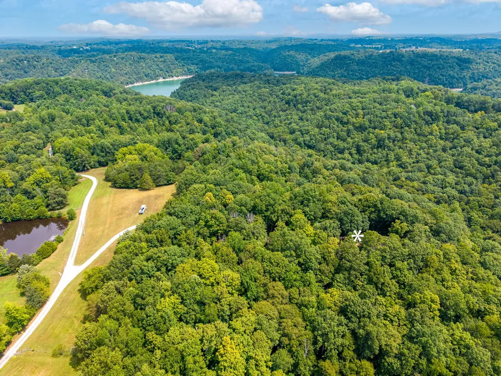 1560 Bell Phipps Road Monticello KY 42633