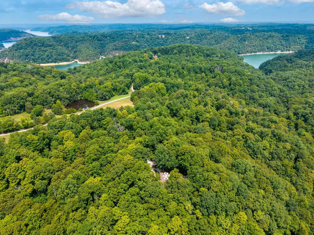 1560 Bell Phipps Road Monticello KY 42633