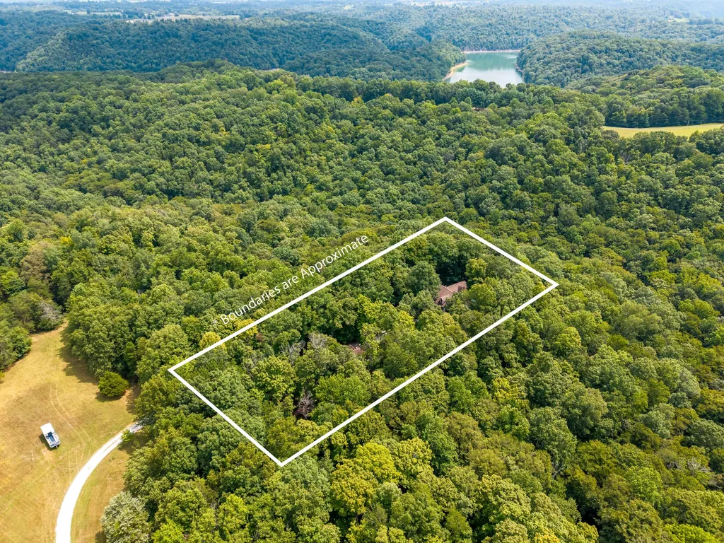 1560 Bell Phipps Road Monticello KY 42633