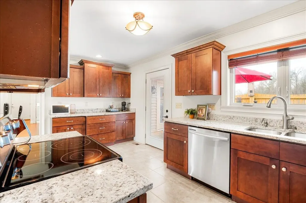 61 Cayenne Lane London KY 40741