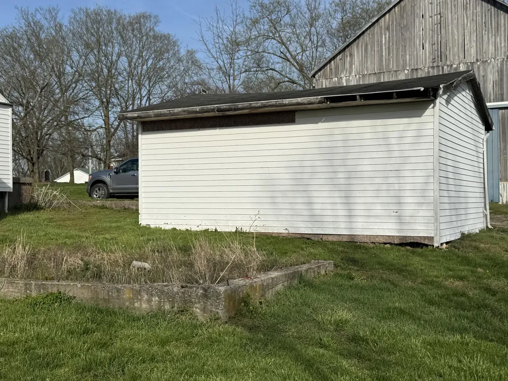 3859 Millersburg Ruddles Mill Road Paris KY 40361