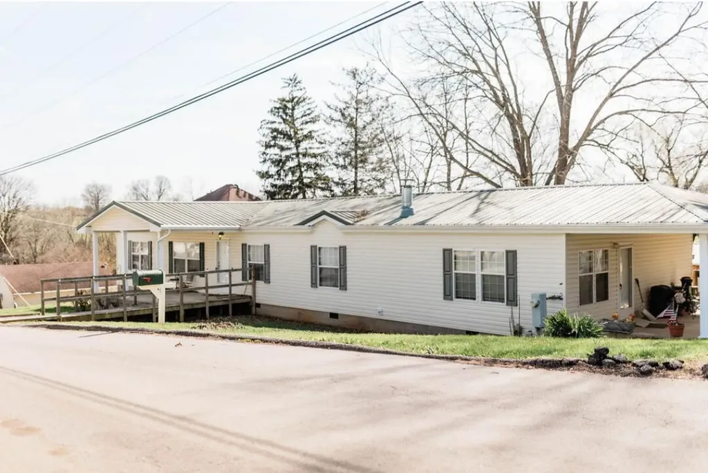 101 Arnold Heights Carlisle KY 40311