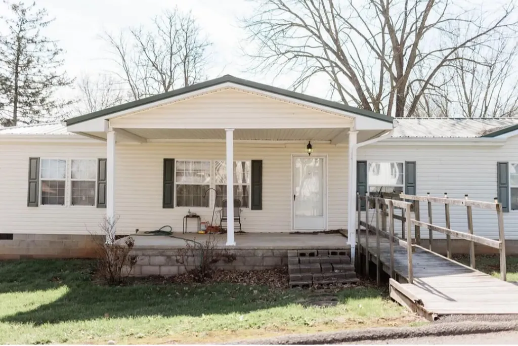 101 Arnold Heights Carlisle KY 40311