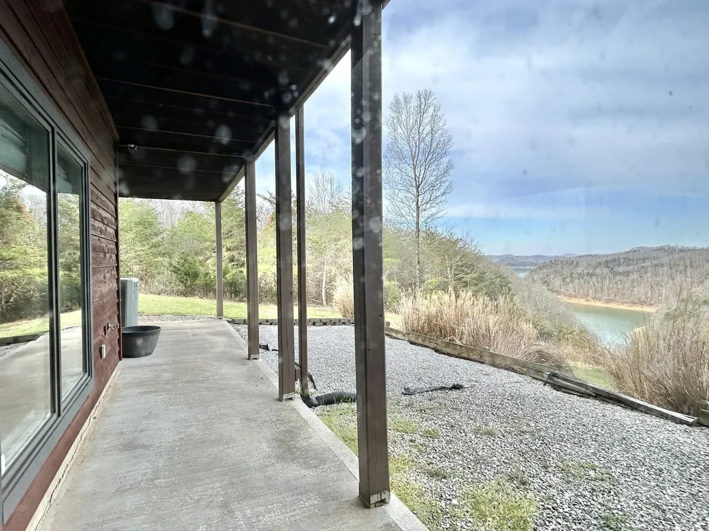 1166 Sandstone Point Trail Monticello KY 42633