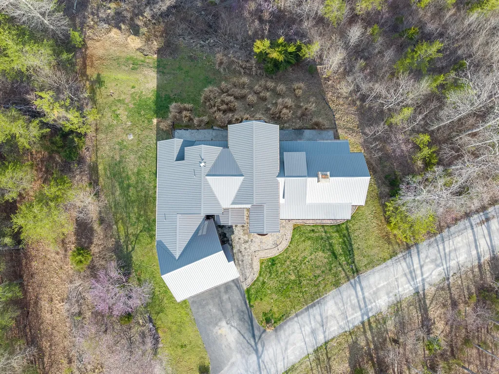 1166 Sandstone Point Trail Monticello KY 42633