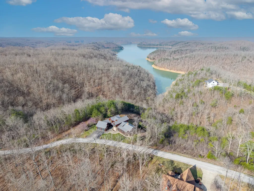 1166 Sandstone Point Trail Monticello KY 42633