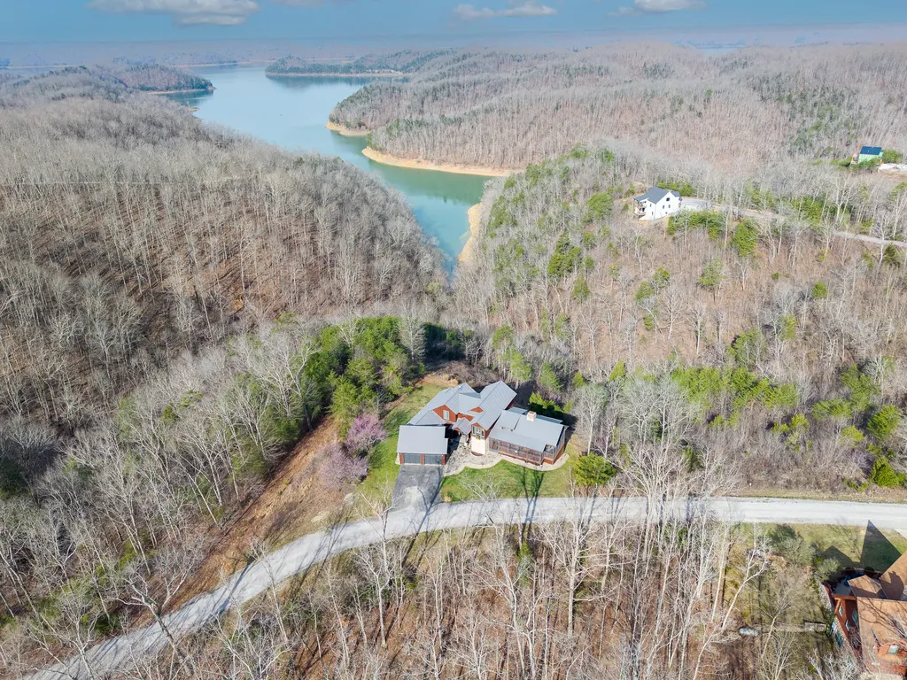 1166 Sandstone Point Trail Monticello KY 42633