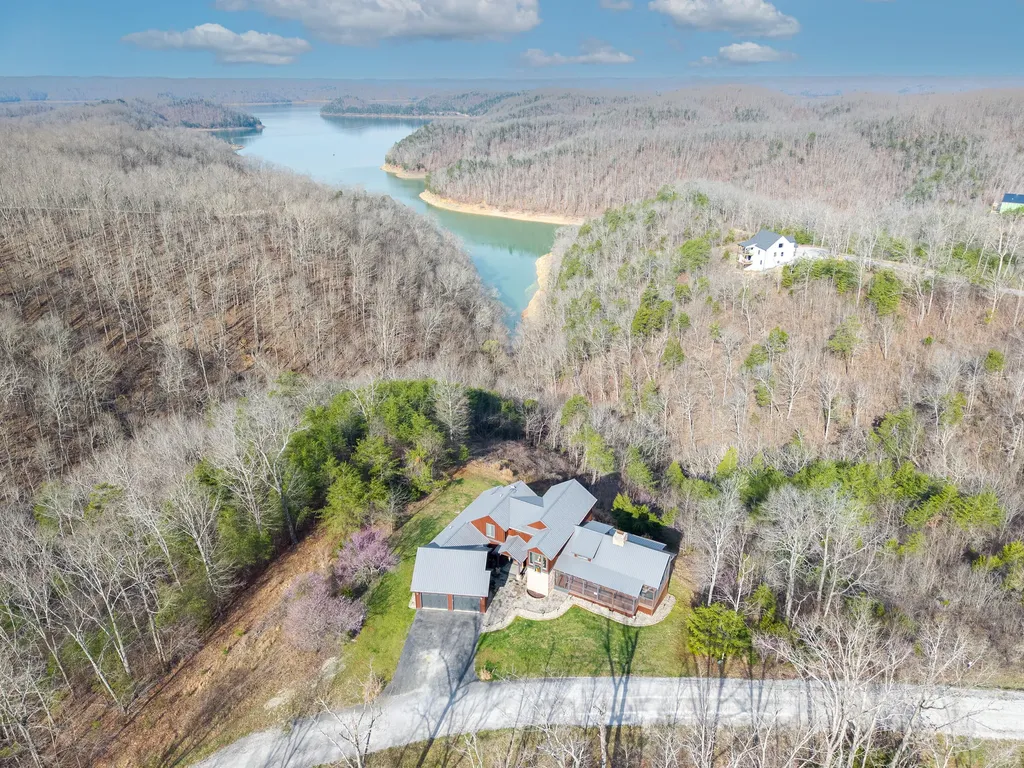 1166 Sandstone Point Trail Monticello KY 42633