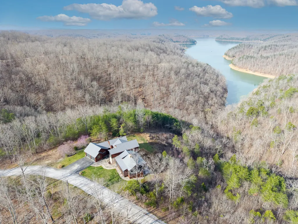 1166 Sandstone Point Trail Monticello KY 42633