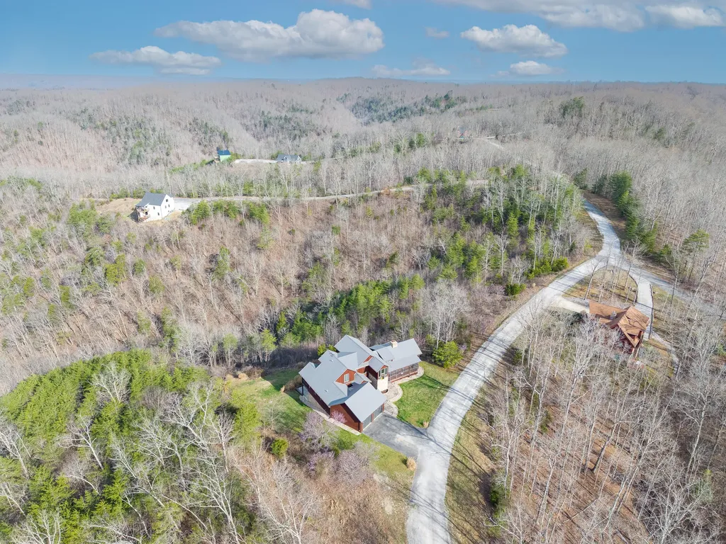 1166 Sandstone Point Trail Monticello KY 42633