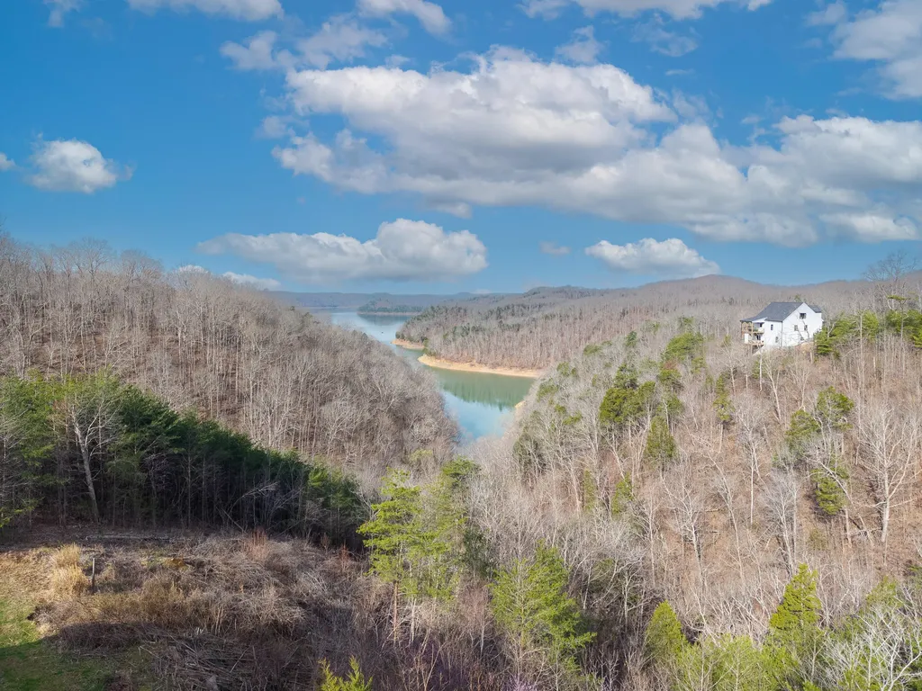 1166 Sandstone Point Trail Monticello KY 42633
