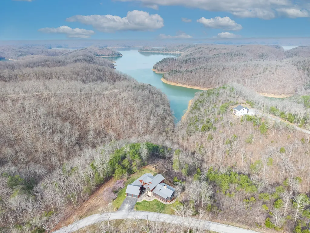 1166 Sandstone Point Trail Monticello KY 42633