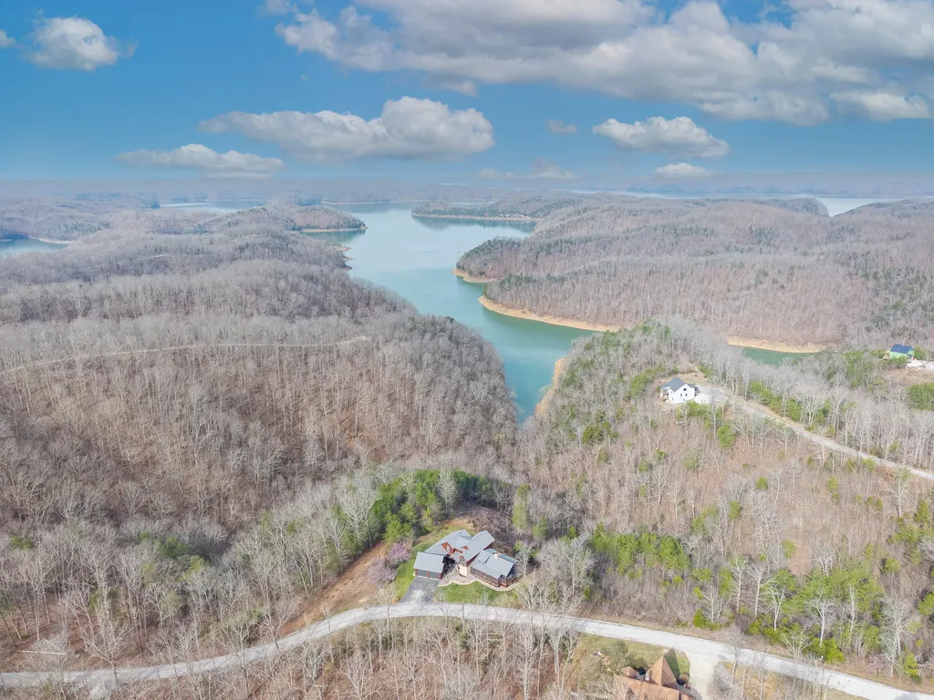 1166 Sandstone Point Trail Monticello KY 42633