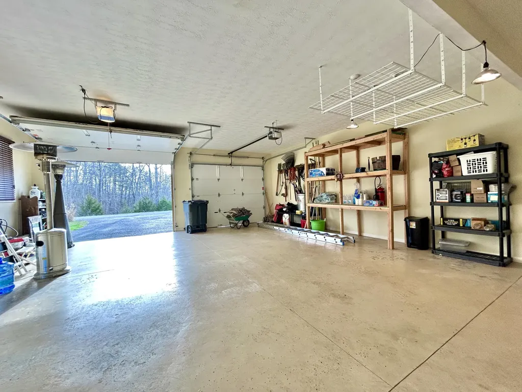 1166 Sandstone Point Trail Monticello KY 42633
