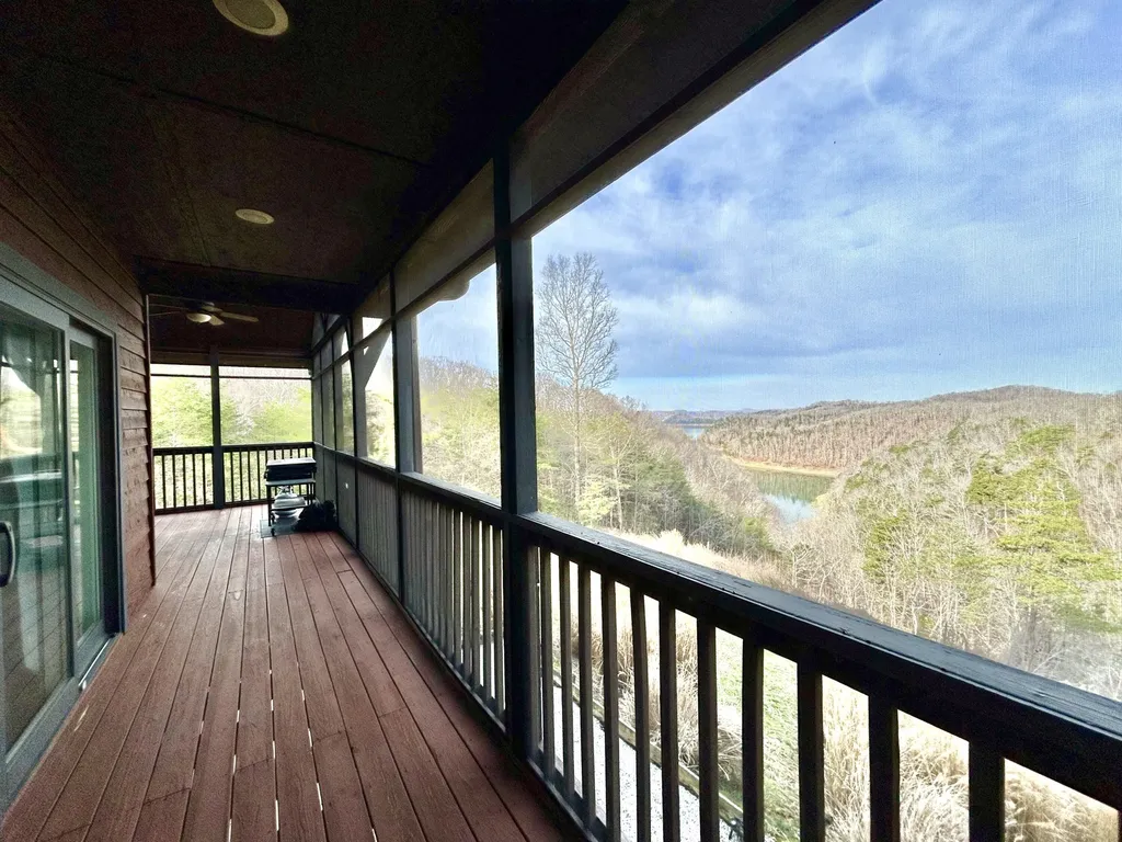 1166 Sandstone Point Trail Monticello KY 42633