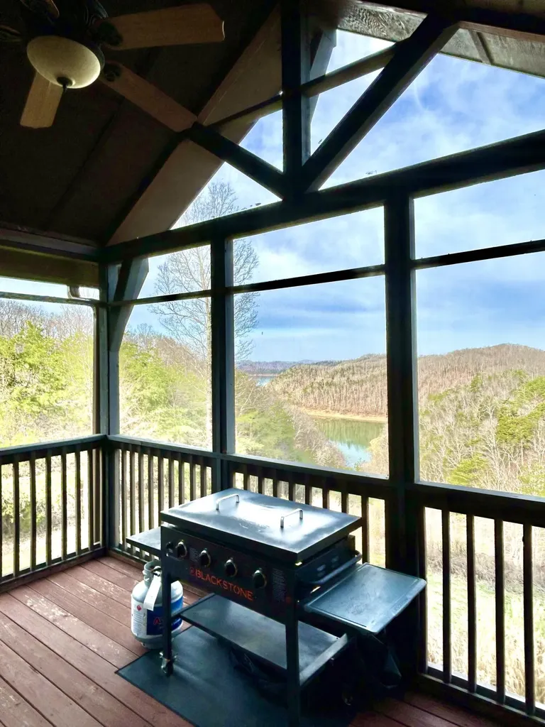 1166 Sandstone Point Trail Monticello KY 42633