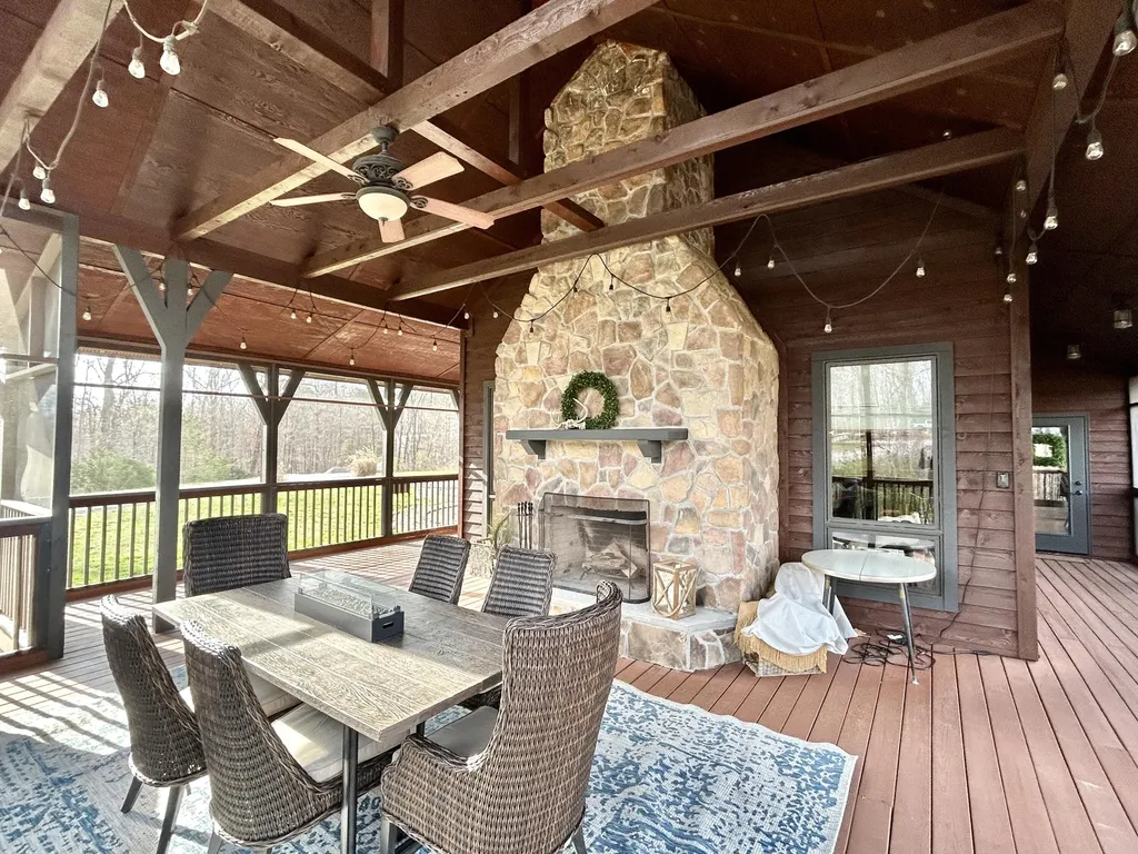 1166 Sandstone Point Trail Monticello KY 42633