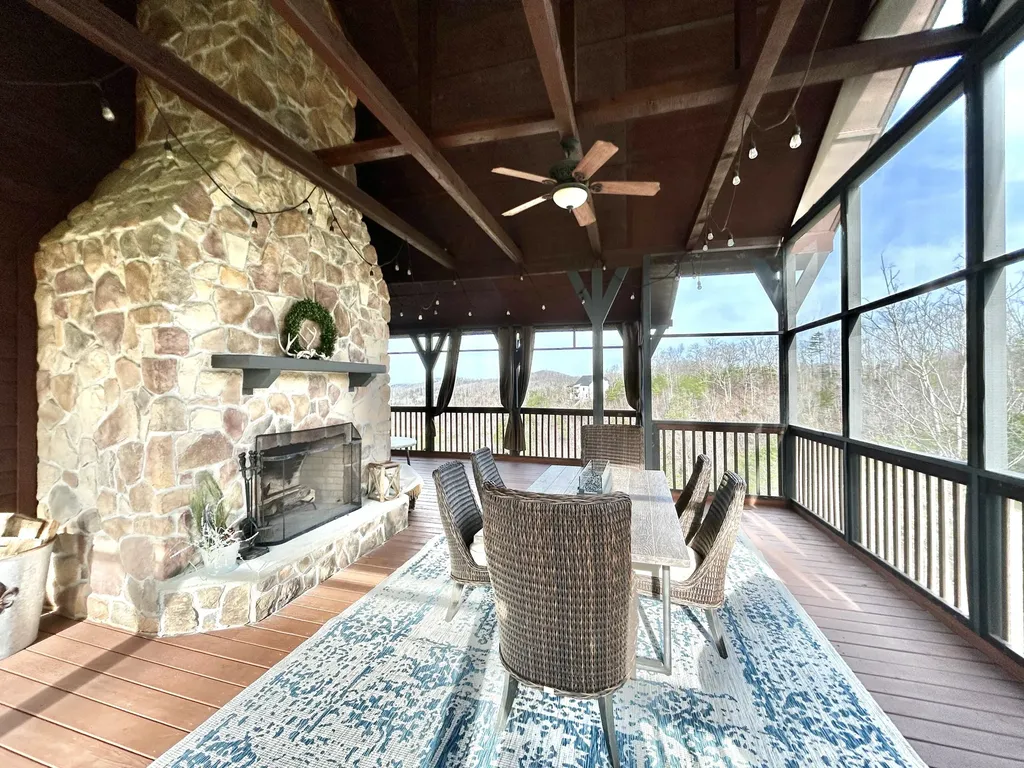 1166 Sandstone Point Trail Monticello KY 42633