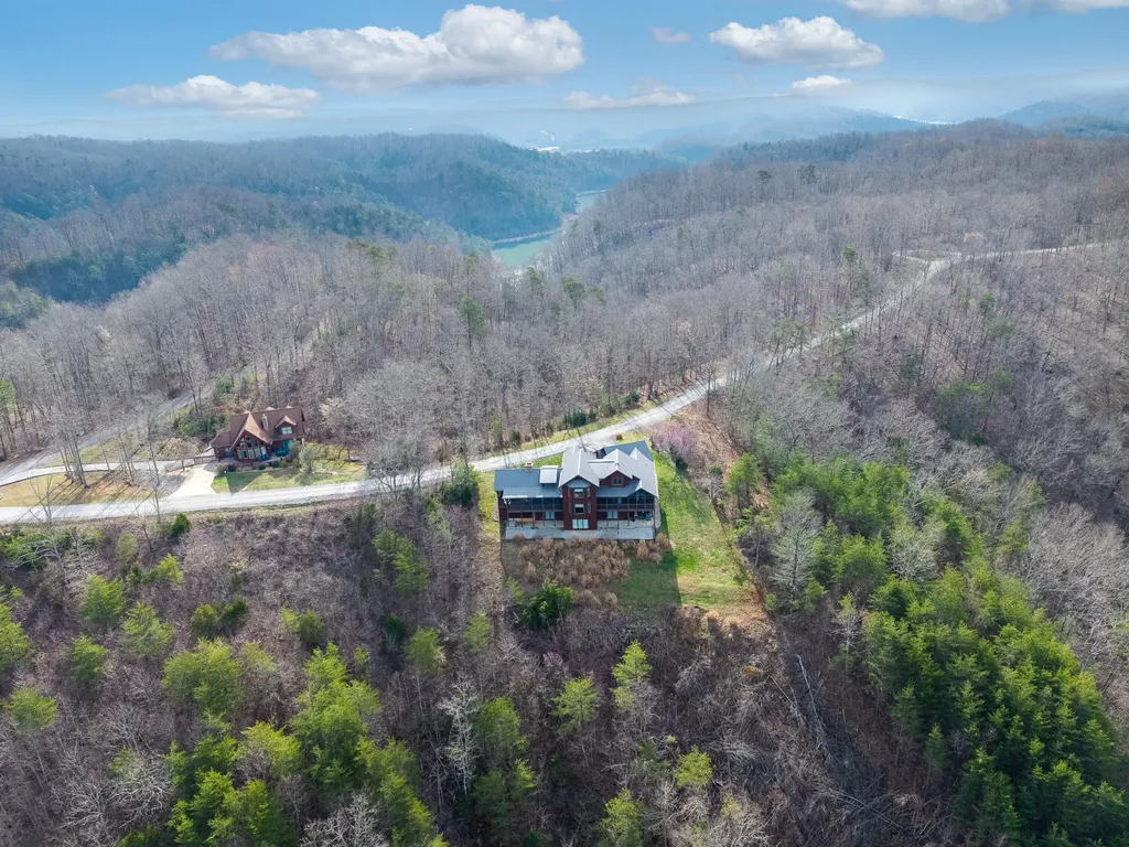 1166 Sandstone Point Trail Monticello KY 42633