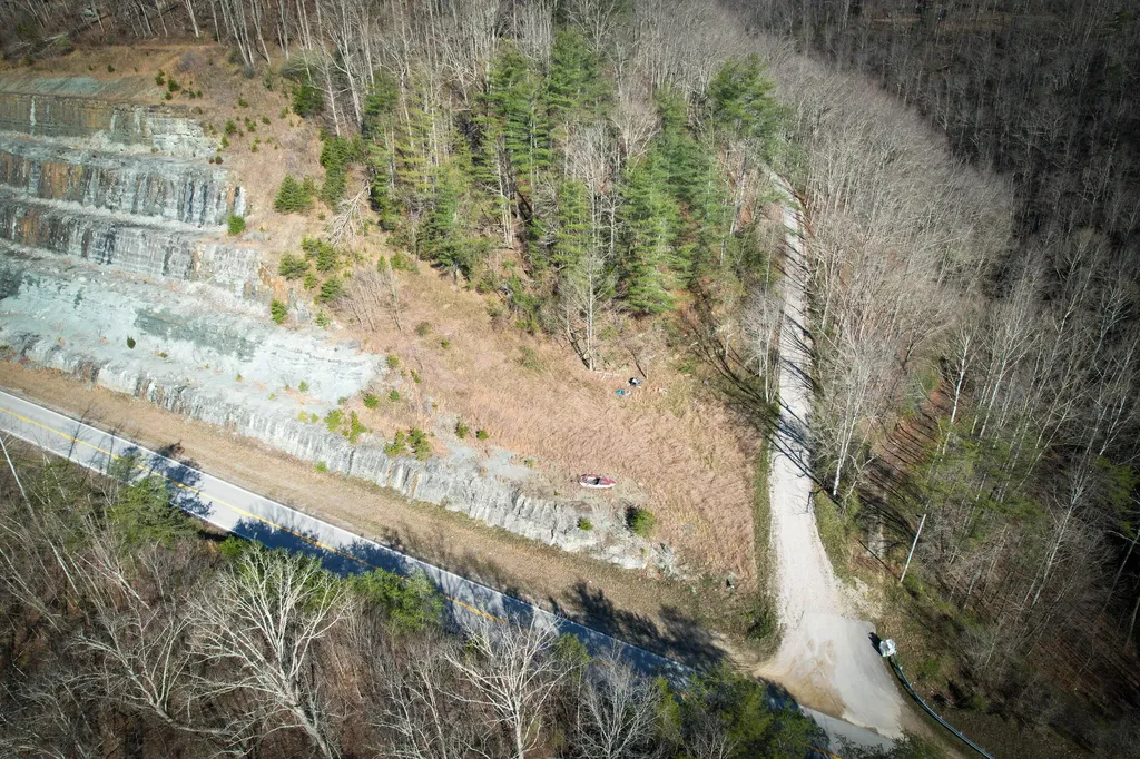 1 Running Ridge Road Wellington KY 40387
