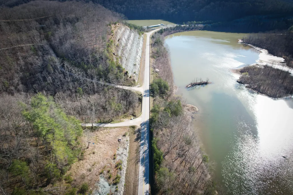 1 Running Ridge Road Wellington KY 40387
